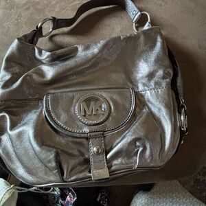 Authentic Michael kors shoulder bag 13 x 10